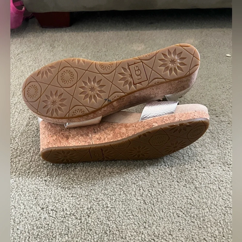 UGG Ankle Strap Sandals Size 7.5 Gold Leather Cork Heel Comfort Shoes